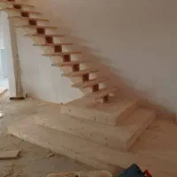 نصب نرده و ساخت پله چوبی حرفه ای|خدمات پیشه و مهارت|لاهیجان, شیخ زاهد|دیوار