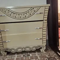 کمد سه کشو با اینه سالم وقابل استفاده