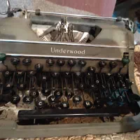 ماشین تحریر|کلکسیون اشیاء عتیقه|کرج, مهرویلا شمالی|دیوار