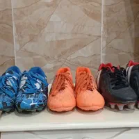 3 عدد کفش فوتبالی