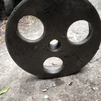 فلکه و پایه پمپ پشت تراکتوری