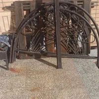 یک عدد تخت دونفره تخت یک نفره فلزی یک تشک دونفره