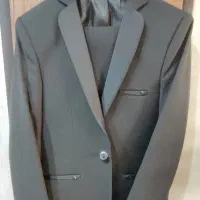 کت و شلوار|لباس|قم, باغ کرباسی|دیوار