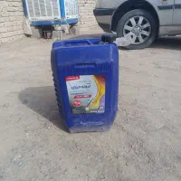 تعدادی گالن بیست لیتری مدل عکس دونه ای پنجاه هزار