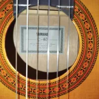 گیتار یاماها c40|گیتار، بیس، امپلیفایر|قوچان, |دیوار