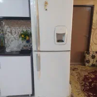 یخچال به شرط کار وضمانت یک سال