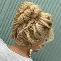 اموزش شنیون درسنندج بااستاد میناقنبرزاده(ازتهران )|خدمات آرایشگری و زیبایی|سنندج, |دیوار