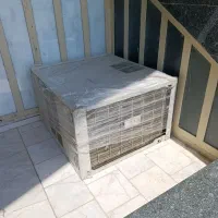 کولرگازی پشت پنجره ای ۲۴هزار و تعدادی وسایل منزل