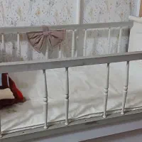 تخت سیسمونی نوازد