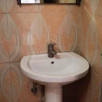 روشویی با آینه و شیر