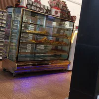 به ی همکار خانم نیازمندیم جهت کار در قنادی