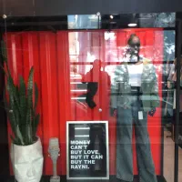 فروشنده پوشاک