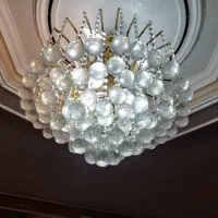 یک عدد لوستر کریستالی شیک و کاملا سالم