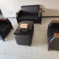 یه دست نیم ست اداری مشکی دسته چوب