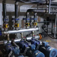 استادکار وشاگرد تاسیسات مکانیکی