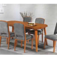 نجار ماهر کنتراست کار میز و صندلی ناهارخوری