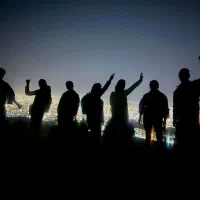 هر یک شنبه بیا قله زو و اخر هفته کلی برنامه دیگه