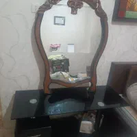 زیر تلویزیون و آئینه