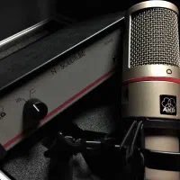 میکروفن تیوب استودیویی آکاجیAKG SOLIDTUBE