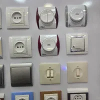 لامپ و کلید پریز