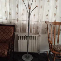 چوب لباسی فلزی پایه سنگ سالم تمیز