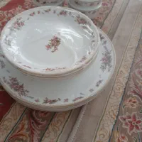 ظرف نهار خوری ۱۸نفره گل قرمز