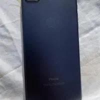 گوشی‌ایفون‌۷پلاس رنگ‌مشکی تمیز با کارتن