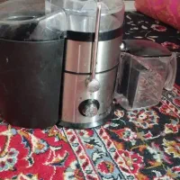 آبمیوه گیری اصلی پلر به فروش می‌رسد