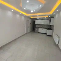 واحد بالا راه جدا ۸۰متری صفر ۲خواب املاک سران