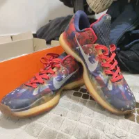 کتونی نایک ایر کوب 10 یا مسیح بسکتبالی آمریکایی