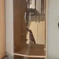 ویترین چوبی اصل تمیز و سالم