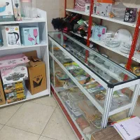 ویترین فلزی شیشه ای