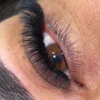 اکستنشن مژه با سبک تخصصی