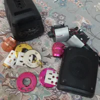 تعدادی لوازم اسپیکر