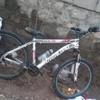 دو عدد دوچرخه . سینک. بوفه . جاکفشی