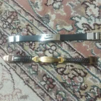 دو عدد دستبند