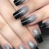 کاشت ناخن ، اسپا ،پارافین تراپی و آموزش همه موارد|خدمات آرایشگری و زیبایی|شیراز, معالی‌آباد|دیوار