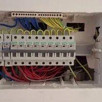 برقکار برقکش برقکشی و خرده کاری نصب لوستر