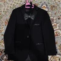 کت و شلوار بچگانه در حد نو