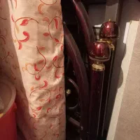 پشتی، دی وی دی، تختخواب، دستگاه اصلاح|پشتی|قروه, |دیوار