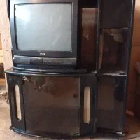 تلویزیون و میز تلویزیون سالم