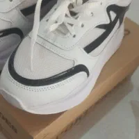 یه جفت کفش اسپرت کاملا نو، سایز 39، به قیمت 400ت|کیف، کفش، کمربند|سبزوار, کوی بهار|دیوار