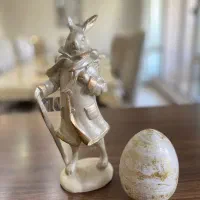 مجسمه خرگوش پتینه طلایی