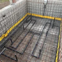 ب دو نفر سیم بند نیاز داریم