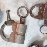 قفل و زنگوله|کلکسیون اشیاء عتیقه|یزد, |دیوار