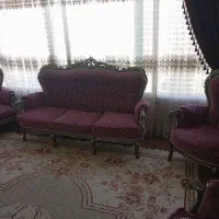 یک ست مبلمان 9 نفره با میز ناهار 6نفره با ویترین