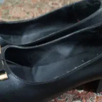 کفش چرمی سایز ۳۶ یا ۳۷ کوچیک پا وکیف برزنتی