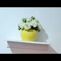 گلدان به همراه گل مصنوعی