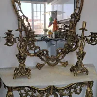 آینه و شمعدان و میز کنسول برنجی