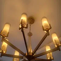 لوستر ۸ شاخه در حد نو